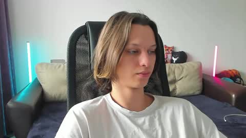 Snapshot of ostin_meoww chatting on May 17, 8:55 am Ostin online show from May 17, 8:55 am