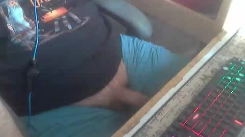 osvaldo2232 online show from May 18, 1:50 pm