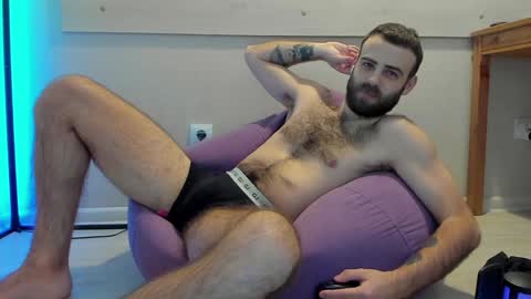 Snapshot of otishairy chatting on December 15, 12:29 am Otis online show from December 15, 12:29 am