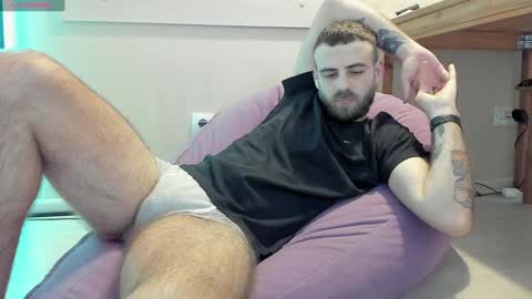 Snapshot of otishairy chatting on January 9, 10:41 pm Otis online show from January 9, 10:41 pm