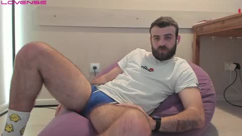 Snapshot of otishairy chatting on February 5, 4:03 pm Otis online show from February 5, 4:03 pm