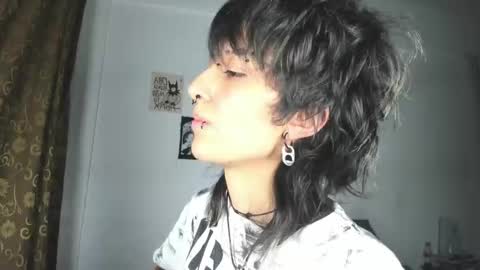 Snapshot of ottoyan_ chatting on December 16, 12:37 am Otto 3 online show from December 16, 12:37 am