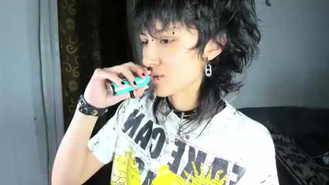 Snapshot of ottoyan_ chatting on February 12, 11:33 pm Otto 3 online show from February 12, 11:33 pm