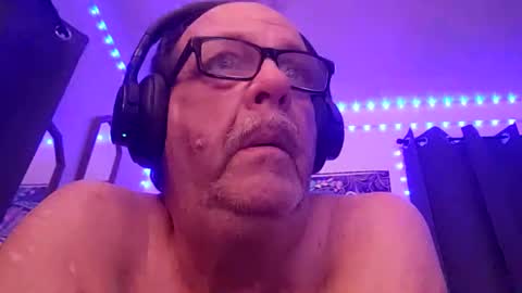 Snapshot of ou8124824 chatting on September 23, 9:45 am ou8124824 online show from September 23, 9:45 am