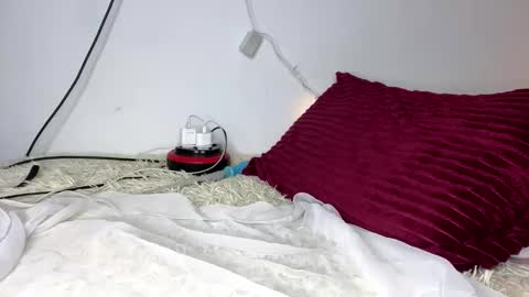 oumaimasoufaine66 online show from November 17, 11:10 pm