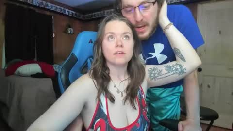 ourlittlesecret2269 online show from April 5, 3:26 am