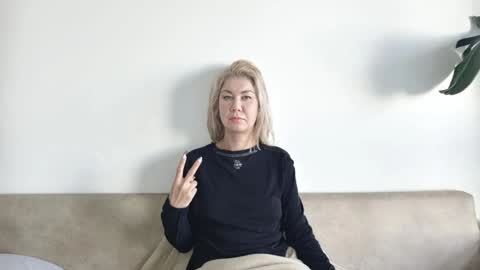 Irma Sophia  Dan online show from December 7, 9:17 am