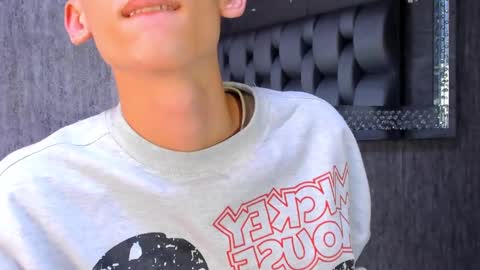 owen_stone1 online show from March 8, 11:37 am