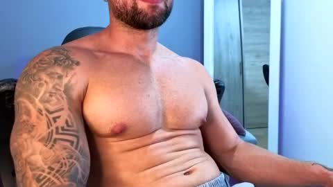 Snapshot of owenmaximus814 chatting on April 21, 8:12 pm Maximus Owen online show from April 21, 8:12 pm