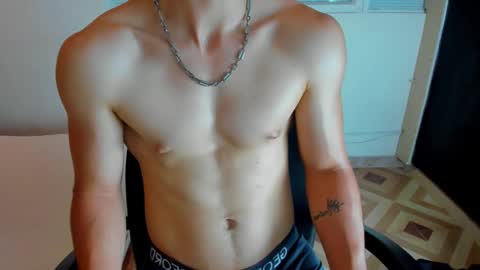 Snapshot of owenn_17 chatting on October 11, 4:01 am owwn online show from October 11, 4:01 am