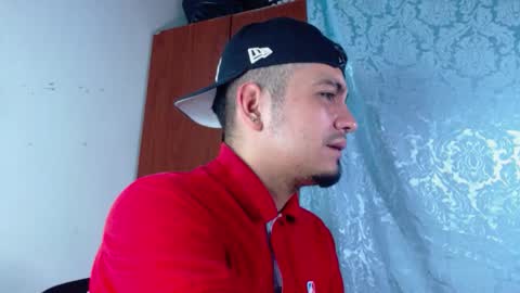 Snapshot of owenstonne chatting on February 5, 2:27 am OWEN-STONE online show from February 5, 2:27 am