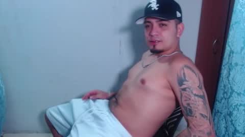 Snapshot of owenstonne chatting on February 6, 2:38 am OWEN-STONE online show from February 6, 2:38 am