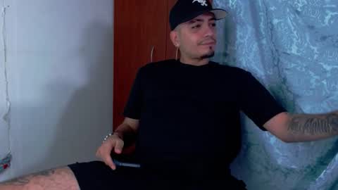 Snapshot of owenstonne chatting on February 12, 3:23 am OWEN-STONE online show from February 12, 3:23 am