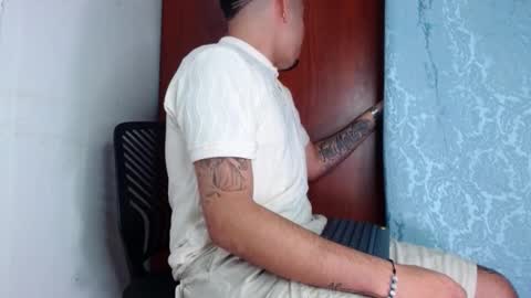 Snapshot of owenstonne chatting on March 2, 1:52 am OWEN-STONE online show from March 2, 1:52 am