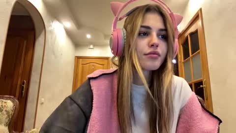 Snapshot of ozellagranville chatting on February 2, 6:50 pm Eva online show from February 2, 6:50 pm