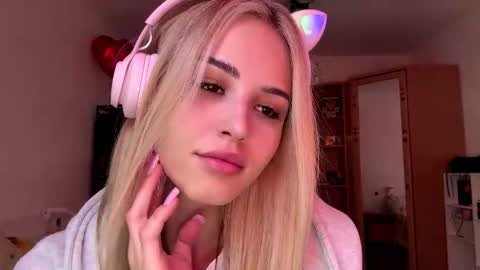 Snapshot of ozellagranville chatting on February 26, 11:53 am Eva online show from February 26, 11:53 am