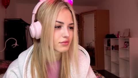 Snapshot of ozellagranville chatting on March 2, 6:58 am Eva online show from March 2, 6:58 am