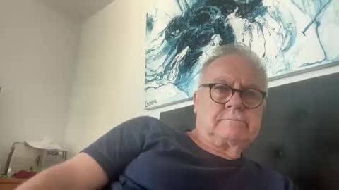 Snapshot of ozhairybearxxxx chatting on April 13, 4:40 am ozhairybearxxxx online show from April 13, 4:40 am