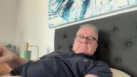 Snapshot of ozhairybearxxxx chatting on April 17, 1:52 am ozhairybearxxxx online show from April 17, 1:52 am