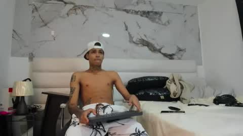 Snapshot of ozuna_hot_ chatting on July 2, 11:38 am ozuna_hot_ online show from July 2, 11:38 am