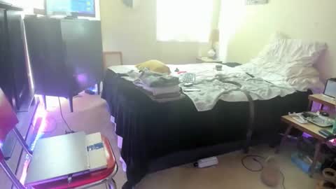Snapshot of p_guin12345 chatting on June 6, 6:56 pm p guin12345 online show from June 6, 6:56 pm