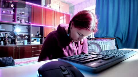 Ella online show from February 7, 8:22 am