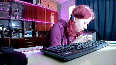 Ella online show from February 14, 1:18 pm