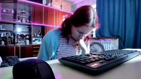 Ella online show from February 18, 6:26 am