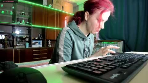 Ella online show from March 2, 10:45 am