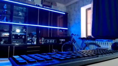 Ella online show from April 18, 6:50 am