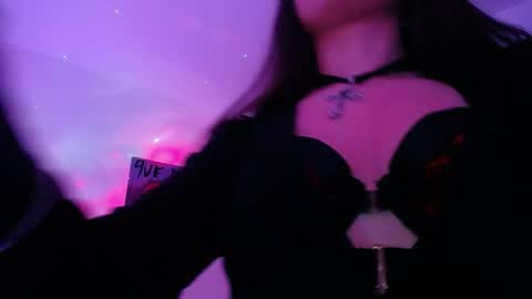 Paris online show from June 7, 12:04 am
