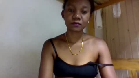 Snapshot of paatriy chatting on March 25, 2:01 pm paatriy online show from March 25, 2:01 pm