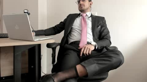 Snapshot of pablo_rincon95 chatting on January 3, 4:06 pm pablo rincon95 online show from January 3, 4:06 pm