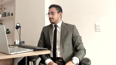 Snapshot of pablo_rincon95 chatting on January 9, 3:44 pm pablo rincon95 online show from January 9, 3:44 pm