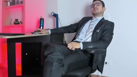 Snapshot of pablo_rincon95 chatting on February 13, 2:42 pm pablo rincon95 online show from February 13, 2:42 pm