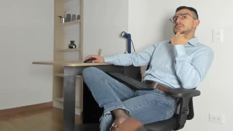 Snapshot of pablo_rincon95 chatting on March 2, 12:22 pm pablo rincon95 online show from March 2, 12:22 pm