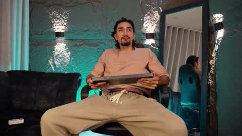 Snapshot of pablo_russoo chatting on February 22, 3:07 am pablo online show from February 22, 3:07 am