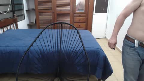 Snapshot of pablomingo chatting on October 12, 1:10 pm pablomingo online show from October 12, 1:10 pm