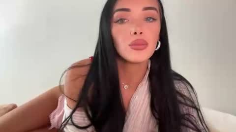 Snapshot of paigemckinnon chatting on June 24, 3:05 am paigey xxx link in bio online show from June 24, 3:05 am