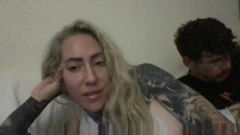 Snapshot of paigesixx_charlievicious chatting on October 22, 9:42 am paigesixx_charlievicious online show from October 22, 9:42 am