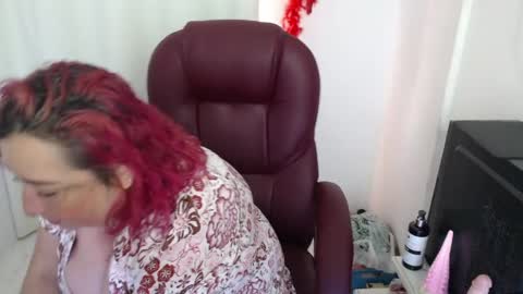 paiperhalliwey online show from April 12, 2:55 pm