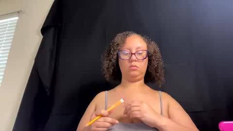 Snapshot of paisleehaze chatting on December 16, 7:32 pm Paislee Haze online show from December 16, 7:32 pm