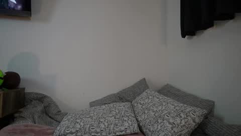 Snapshot of pakeha_princess chatting on May 6, 3:02 am Holly online show from May 6, 3:02 am