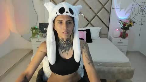 palechor online show from October 18, 4:59 am