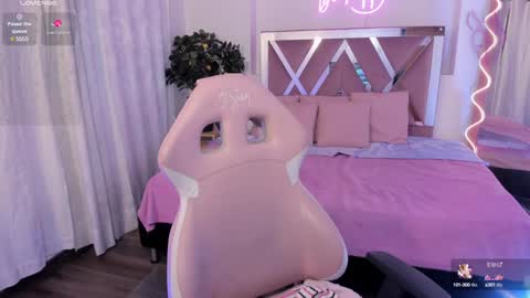 Snapshot of palmerfox_tay chatting on January 14, 2:43 pm palmerfox_tay online show from January 14, 2:43 pm