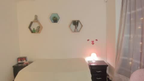 Paloma  online show from May 20, 9:43 pm