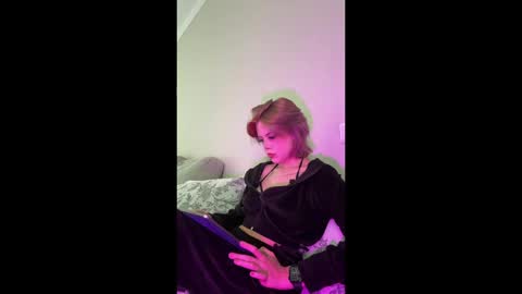 Snapshot of pamela__norris chatting on June 10, 4:39 pm Pamela online show from June 10, 4:39 pm