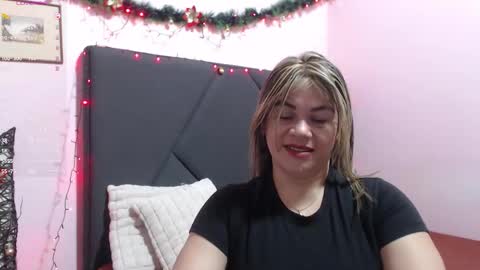 pamela_echeverria online show from December 3, 10:24 am