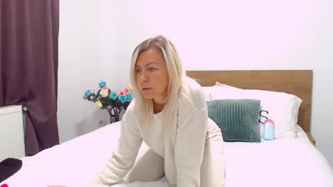 Snapshot of pamela_issy chatting on January 12, 11:07 am PAMEL ISSY online show from January 12, 11:07 am