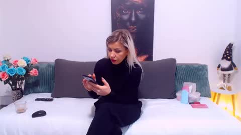 Snapshot of pamela_issy chatting on January 24, 3:45 pm PAMEL ISSY online show from January 24, 3:45 pm